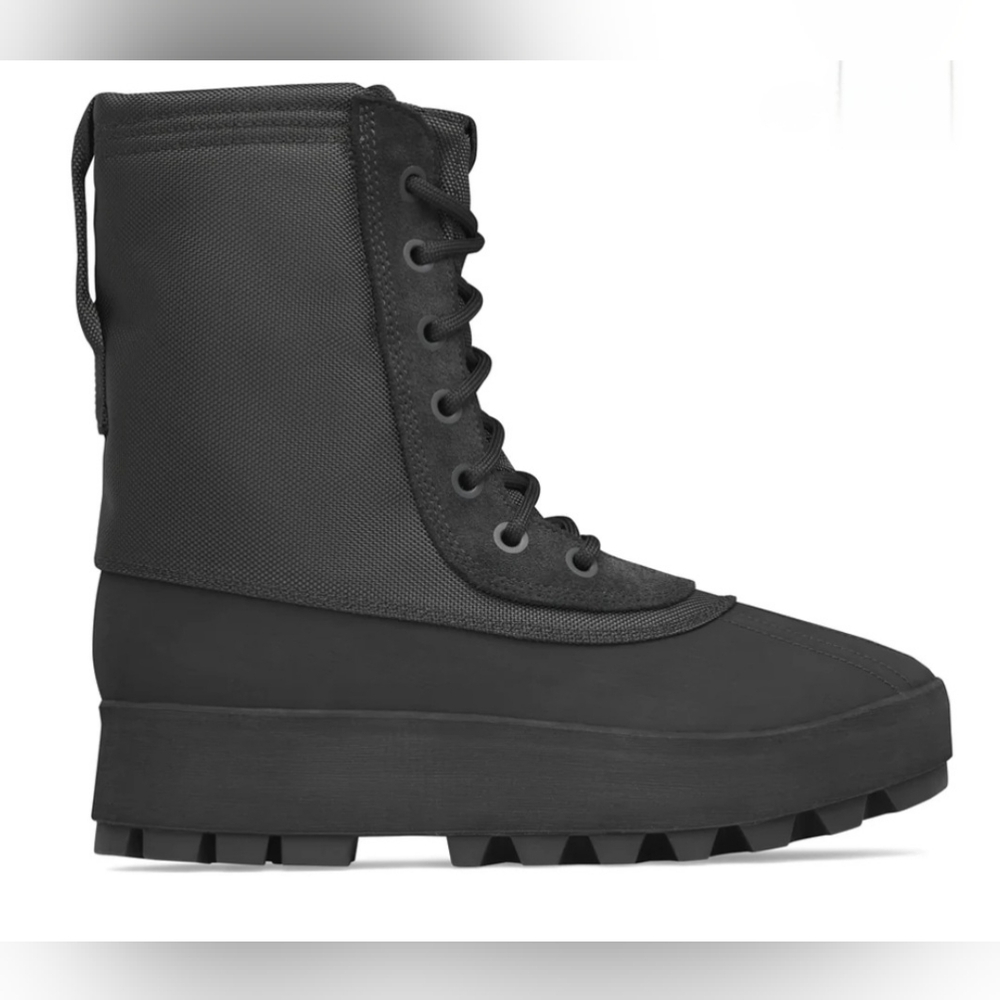 Adidas Yeezy 950 Boot in the "Pirate Black Size 36